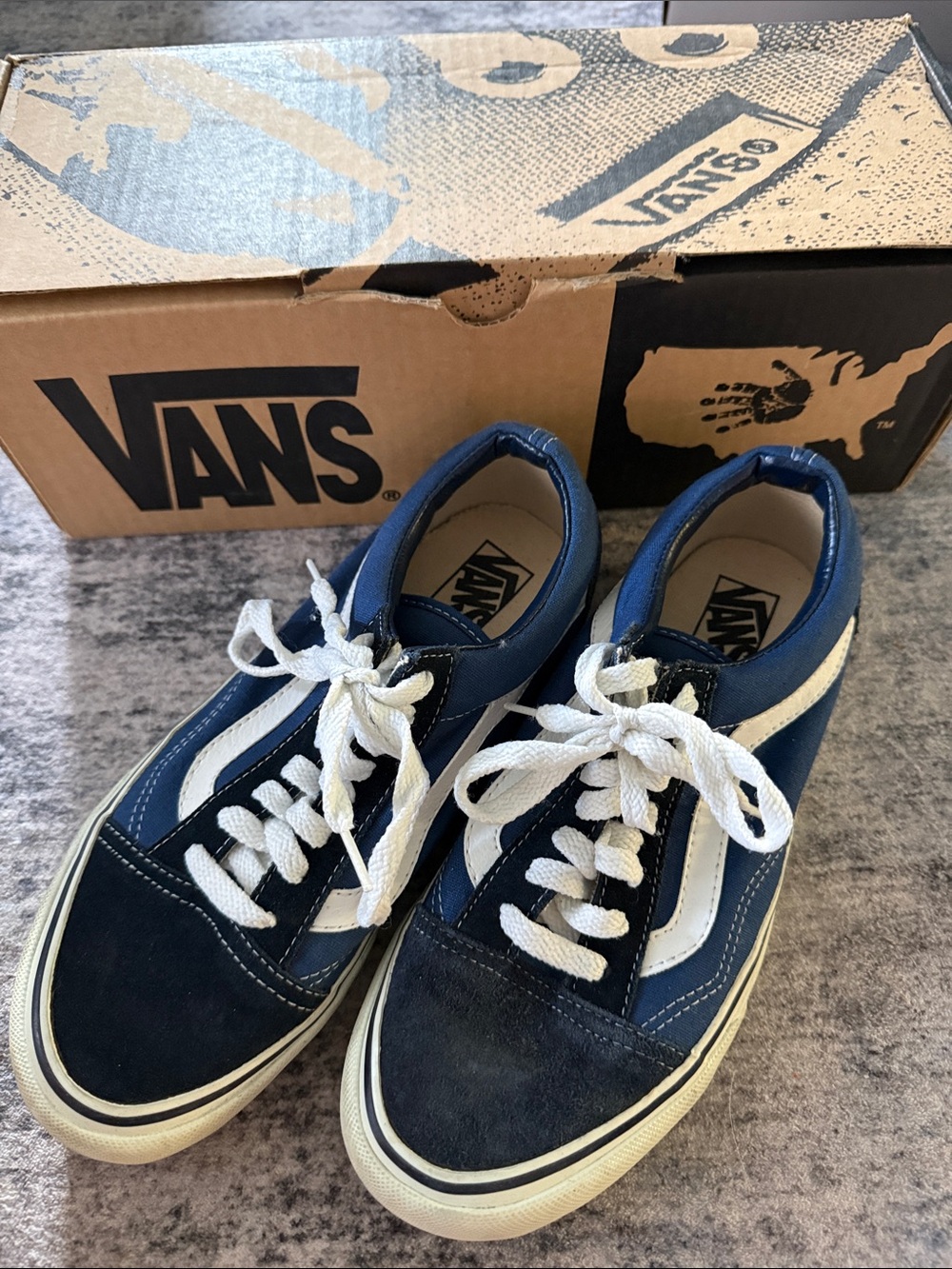 Vans Old Skool Men's Low-Top Sneakers in Navy and White